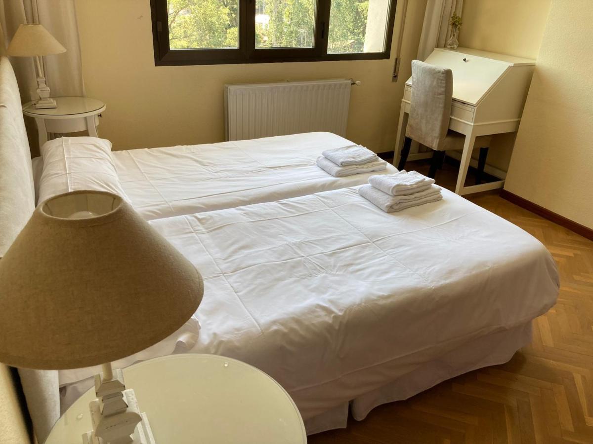 Los Cedros, Gran Chalet Con Piscina Y Apartamento En Navacerrada Eksteriør billede