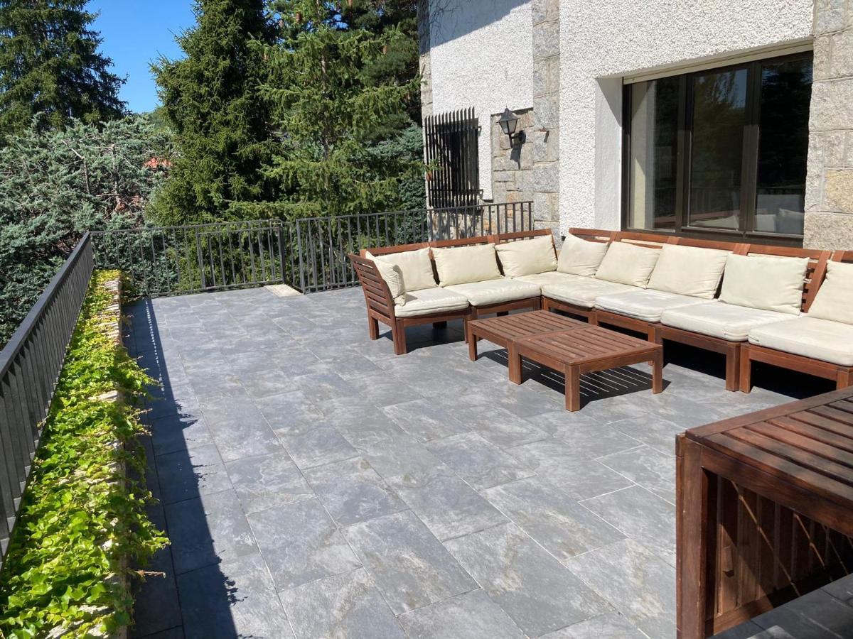 Los Cedros, Gran Chalet Con Piscina Y Apartamento En Navacerrada Eksteriør billede